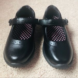 Girls black shoes